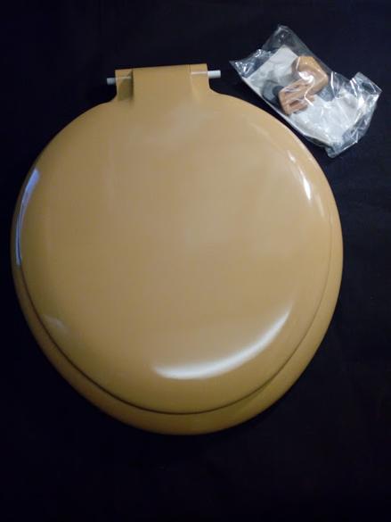 Harvest gold online toilet seat
